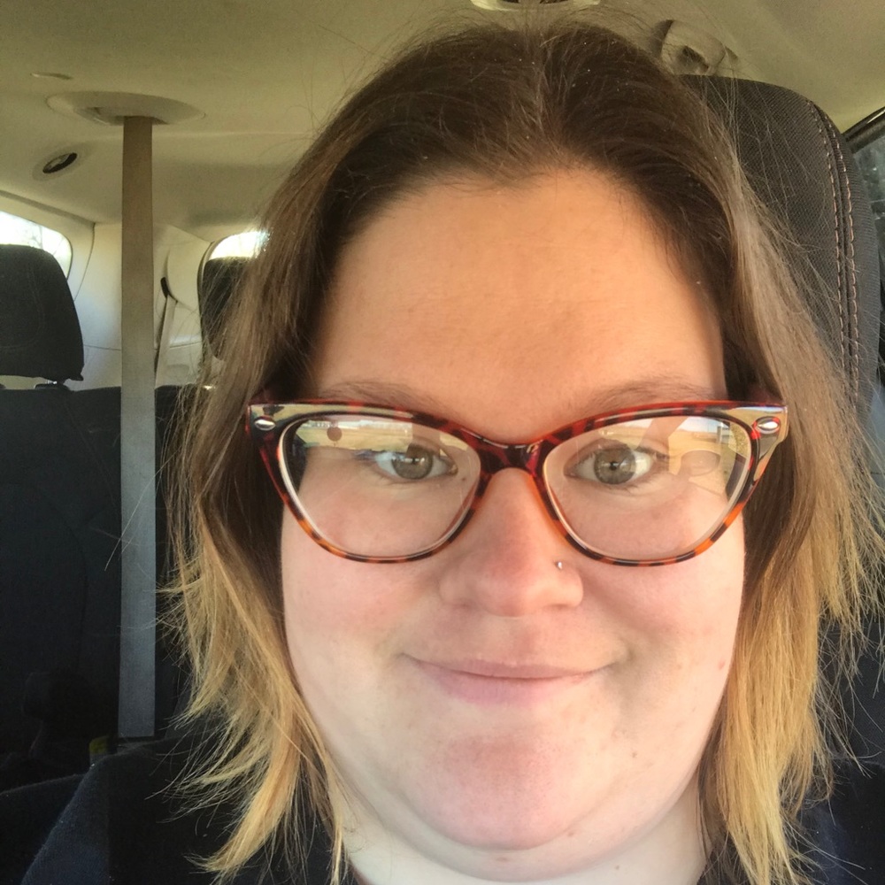 Meet your Posher, Debbee